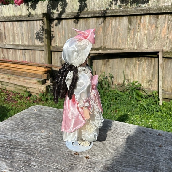 Angelina 2000 collector’s edition doll by timeless‎ treasures - Picture 5 of 6